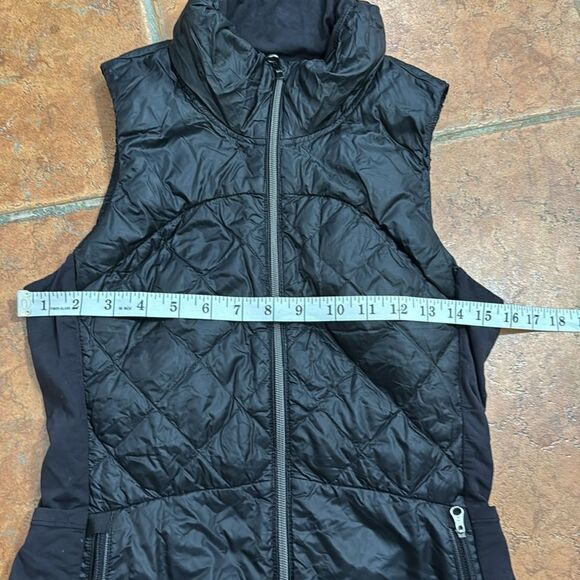 Lululemon Down For A Run Vest Black Slim-fit Goose Down 800 fill size 4 - Picture 12 of 13